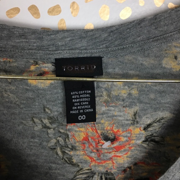 Torrid Floral V-neck Tee - Picture 3 of 7